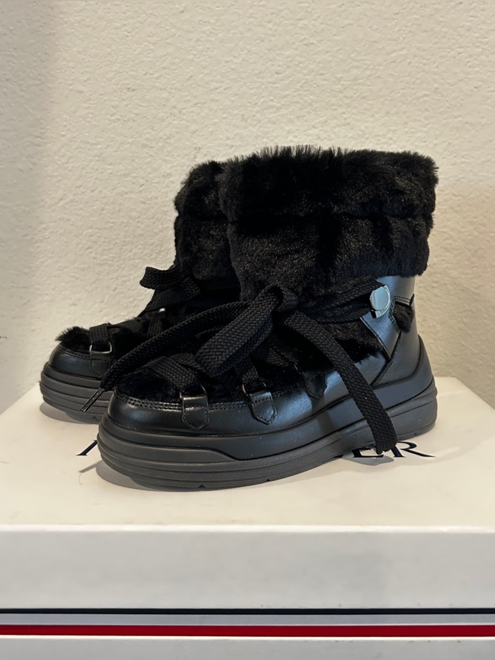 NIB Moncler Women Insolux Faux Fur Trim Snow Boot Black, Size 36.5, Retail $750